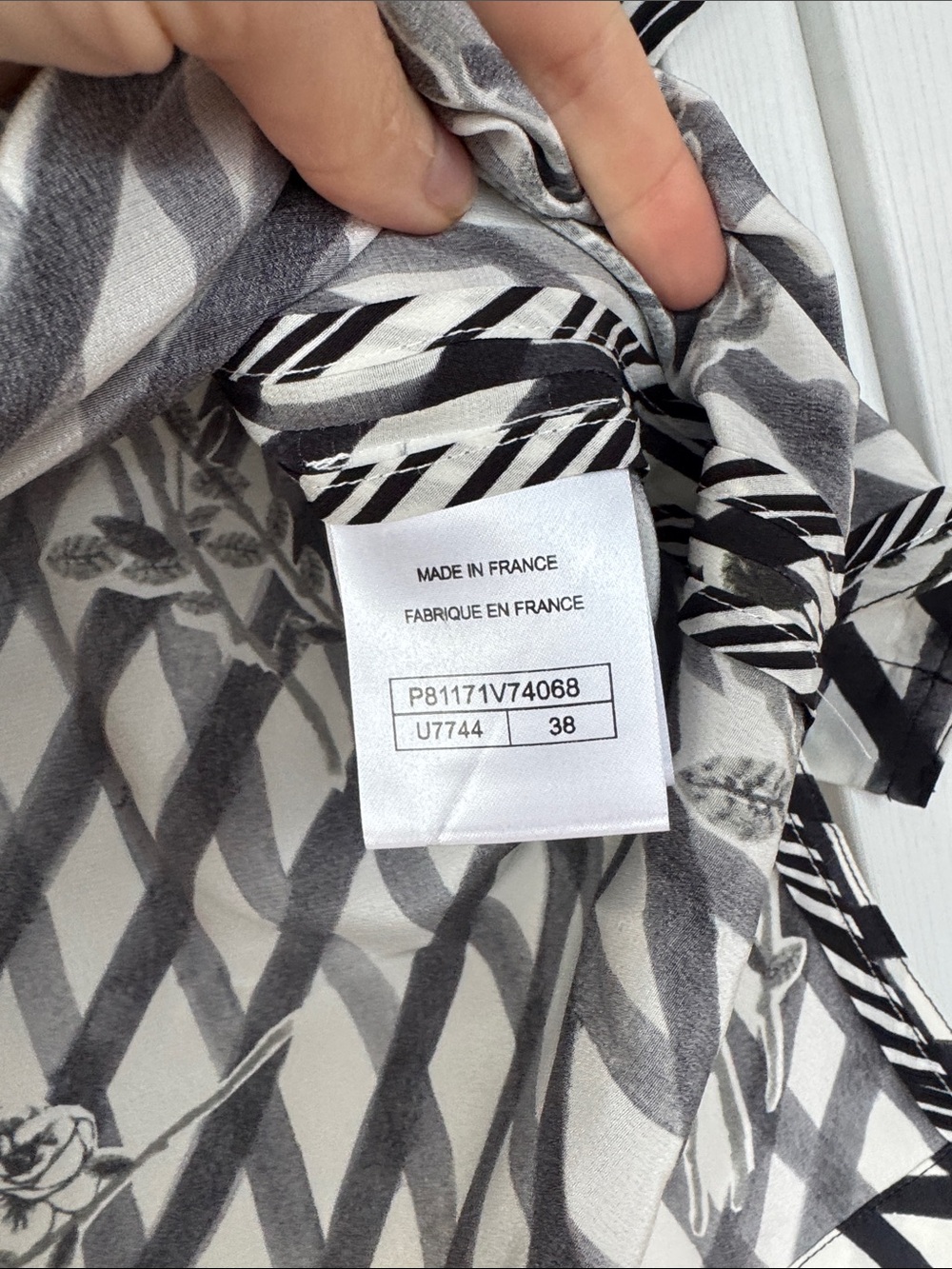 CHANEL Black & White Geometric Floral Shirt - Picture 4 of 9